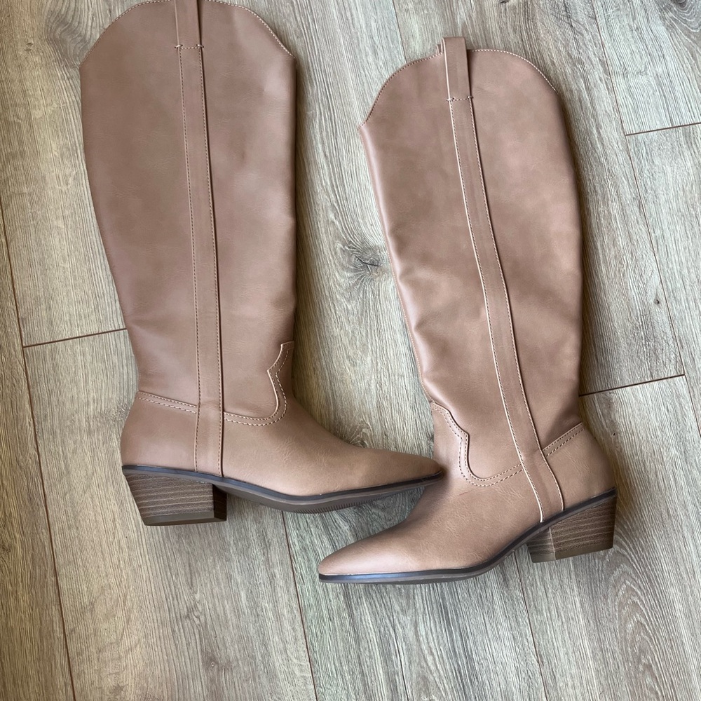 Women's Tan Knee-High Western Boots size 7 Cowboy Cowgirl